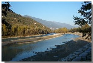 Uno scorcio del fiume Adda visto dal Sentiero Valtellina. Foto di M. Dei Cas