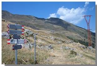Il quadrivio sul limite dell'alpe di Trona. Foto di M. Dei Cas