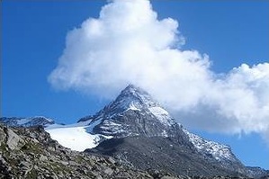 Il pizzo Scalino visto dall'alpe Campagneda. Foto di M.  Dei Cas