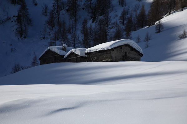 Le casere di Porcile in Val Lunga (foto R. Ganassa)