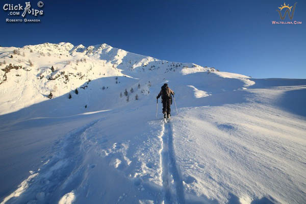 Scialpinista verso il monte Lago (foto R. Ganassa)
