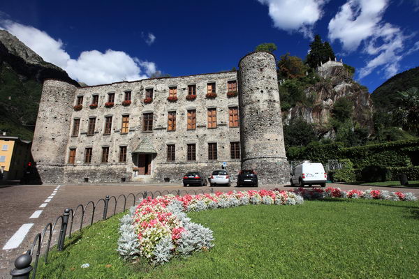 La Piazza Castello a Chiavenna (foto R. Moiola)